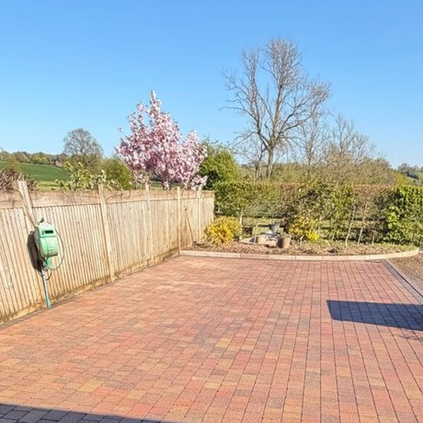 Block paved driveway in Uttoxeter after cleaning by Ultra Clean Exteriors